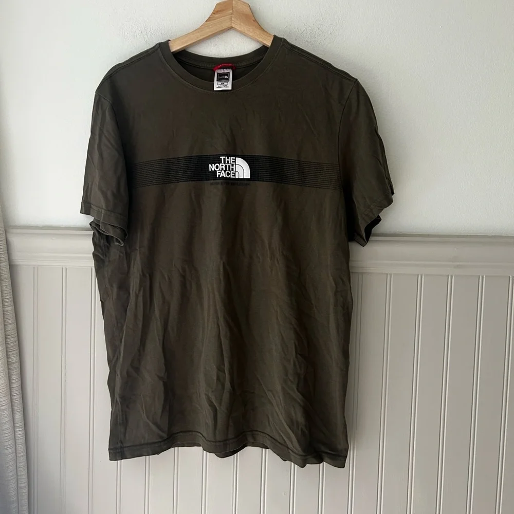 The North Face Men's Medium Dark Olive Green Tee